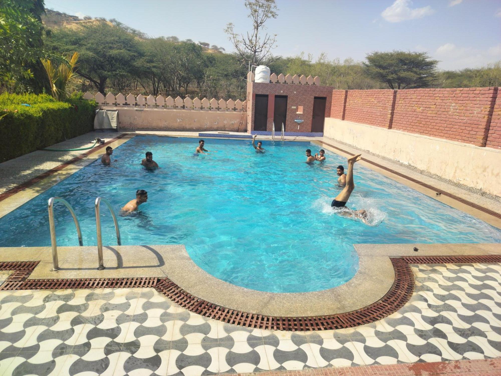 بوشكار Pari Resort With Nature View المظهر الخارجي الصورة